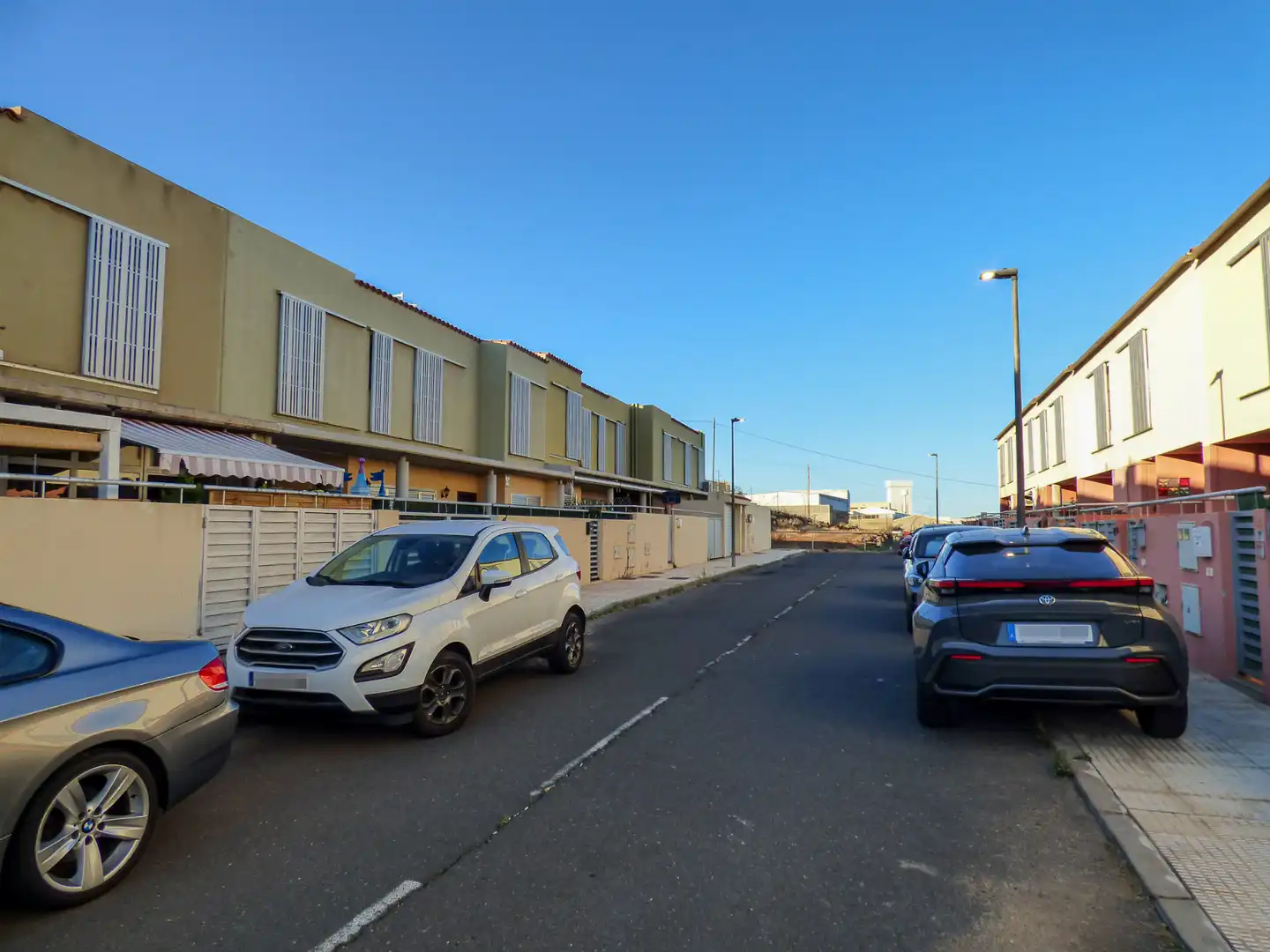 Vista exterior de Casa adosada en venda en El Rosario amb Parquet, Forn i Rentadora