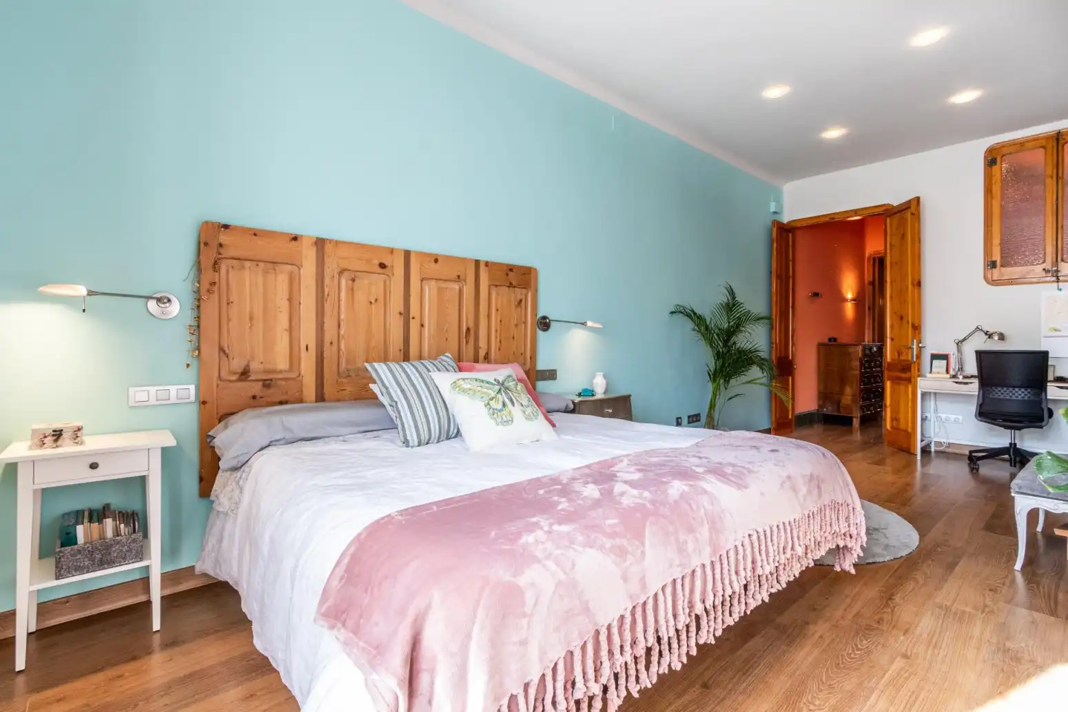 Habitación de Casa adosada en venta en Terrassa con Calefacción, Parquet y Terraza