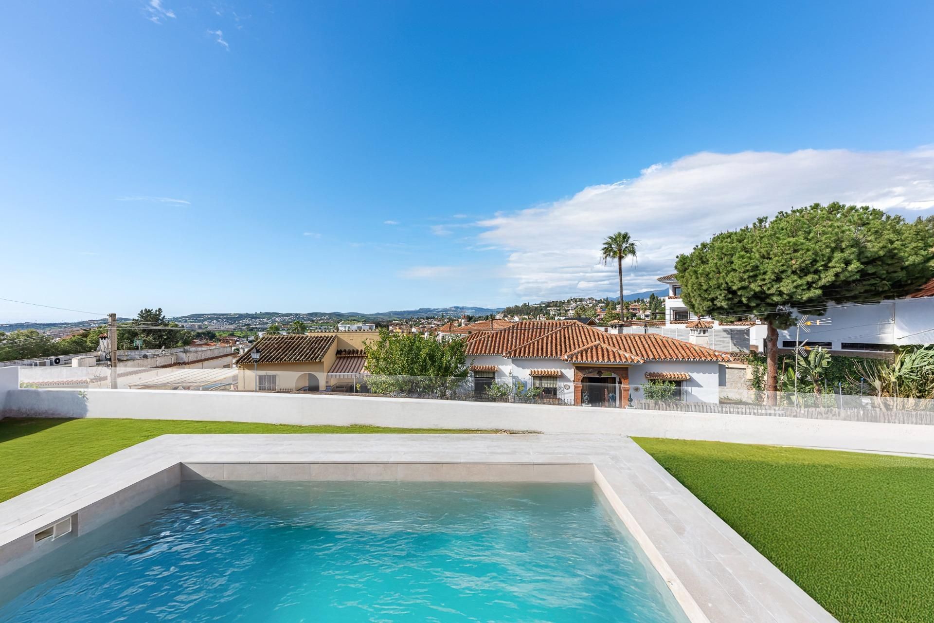 Piscina de Casa o xalet en venda en Mijas amb Aire condicionat, Calefacció i Jardí privat