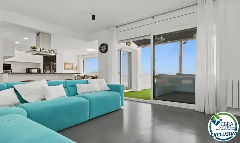 Sala de estar de Casa o chalet en venta en Roses con Aire acondicionado, Calefacción y Piscina
