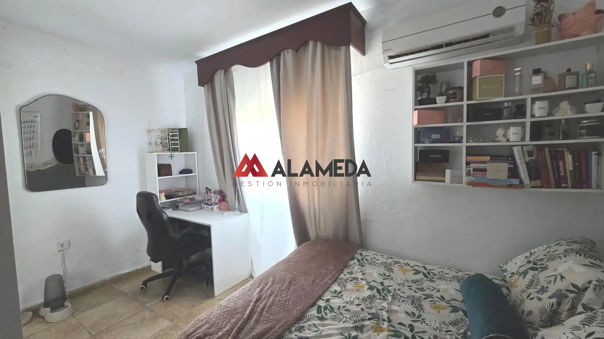 Dormitori de Local en venda en Medina Sidonia amb Moblat