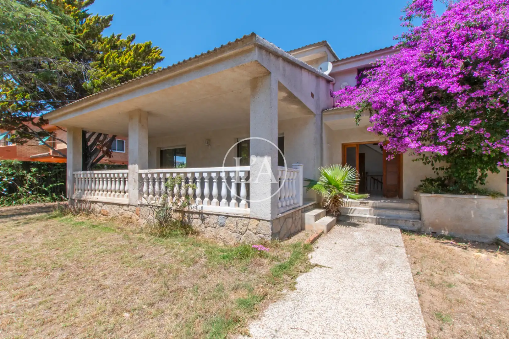 Vista exterior de Casa o xalet en venda en Cambrils amb Jardí privat, Terrassa i Traster