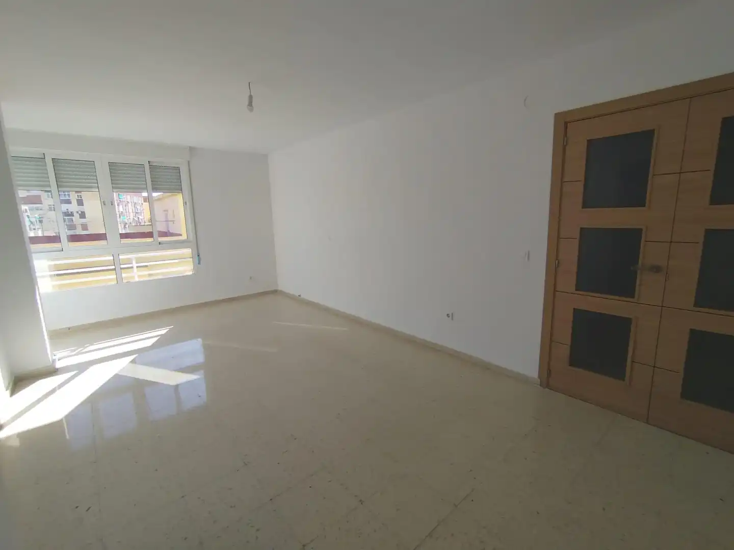 Flat with terrace for sale in Bailén - Miraflores