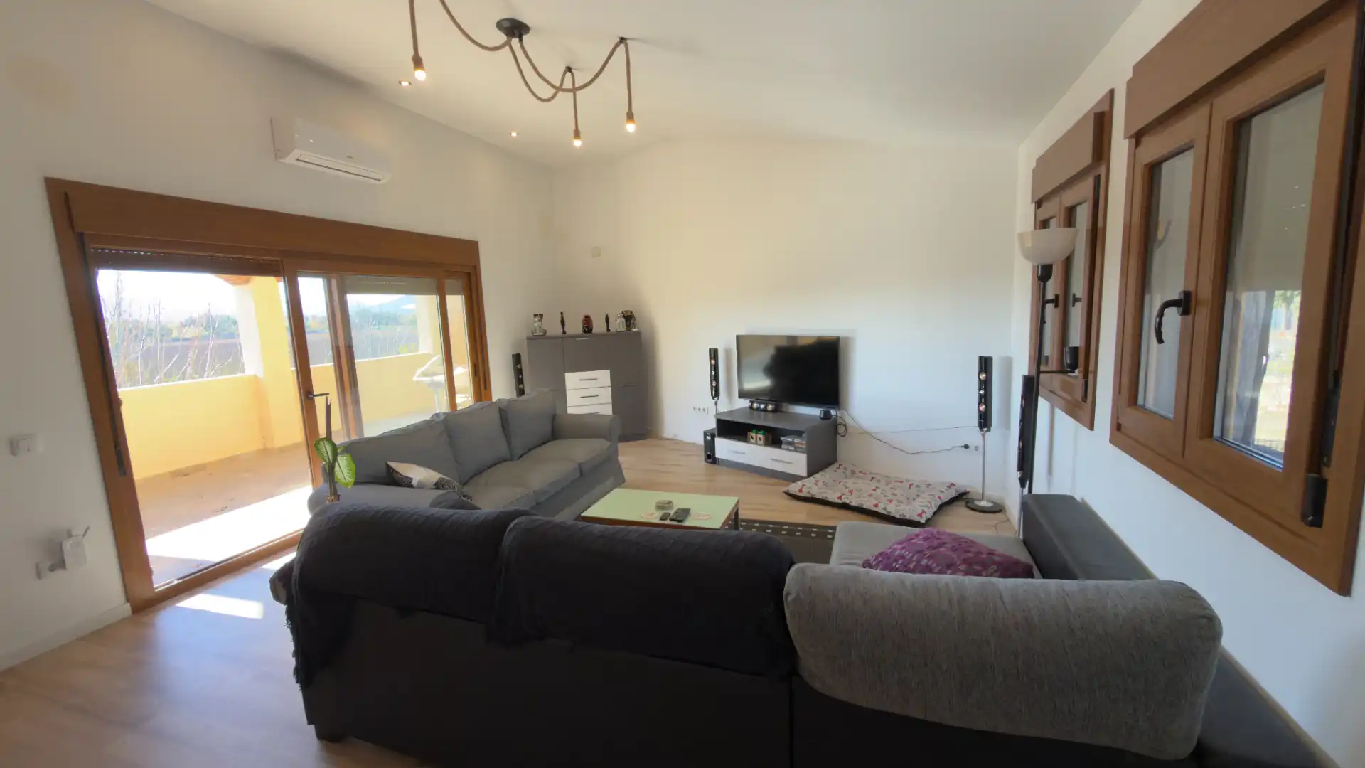 Sala d'estar de Casa o xalet en venda en Benissanet amb Aire condicionat, Jardí privat i Terrassa