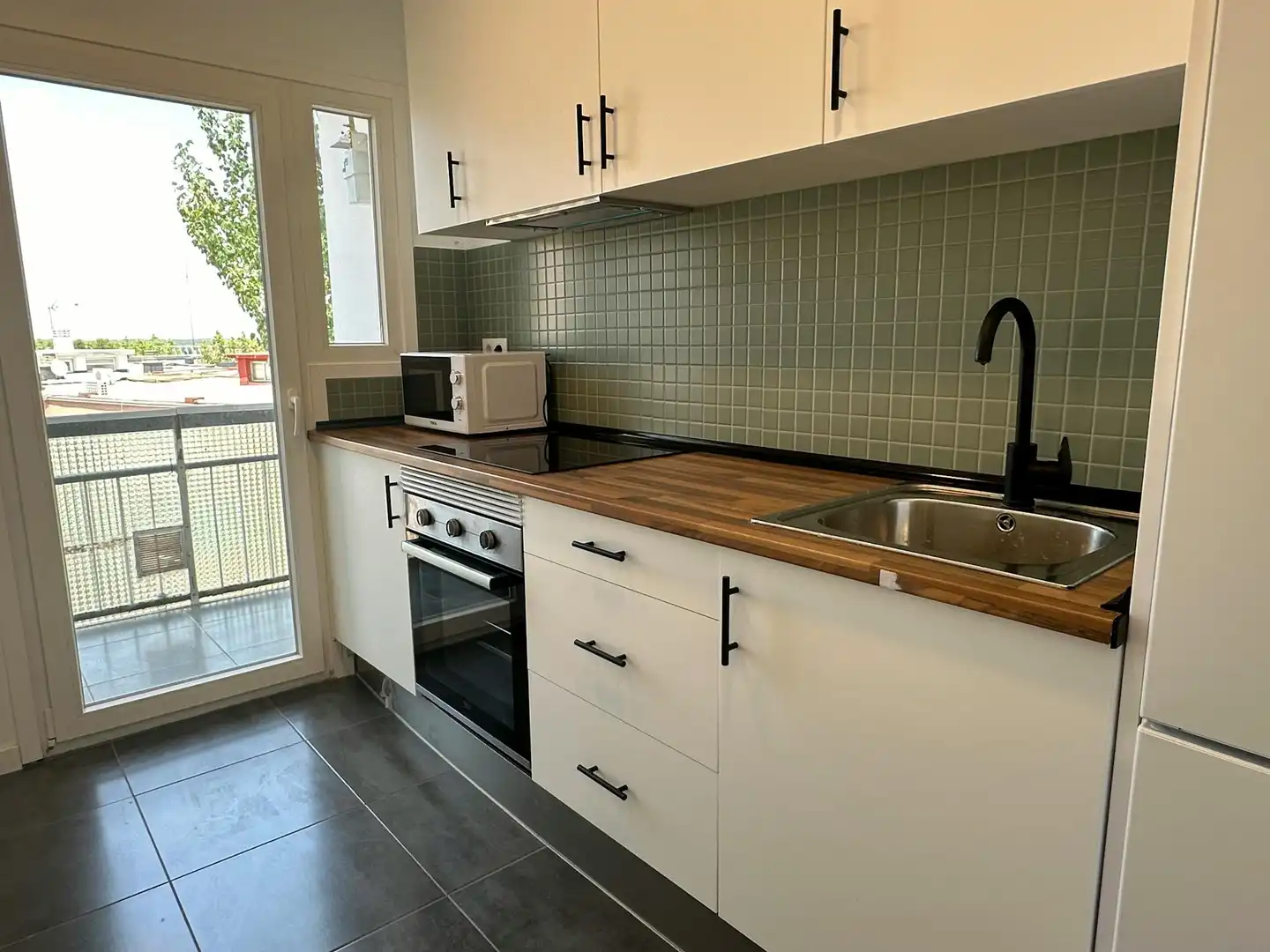 Kitchen of Flat for rent in Madrid  with Heating, Furnished and Washing machine