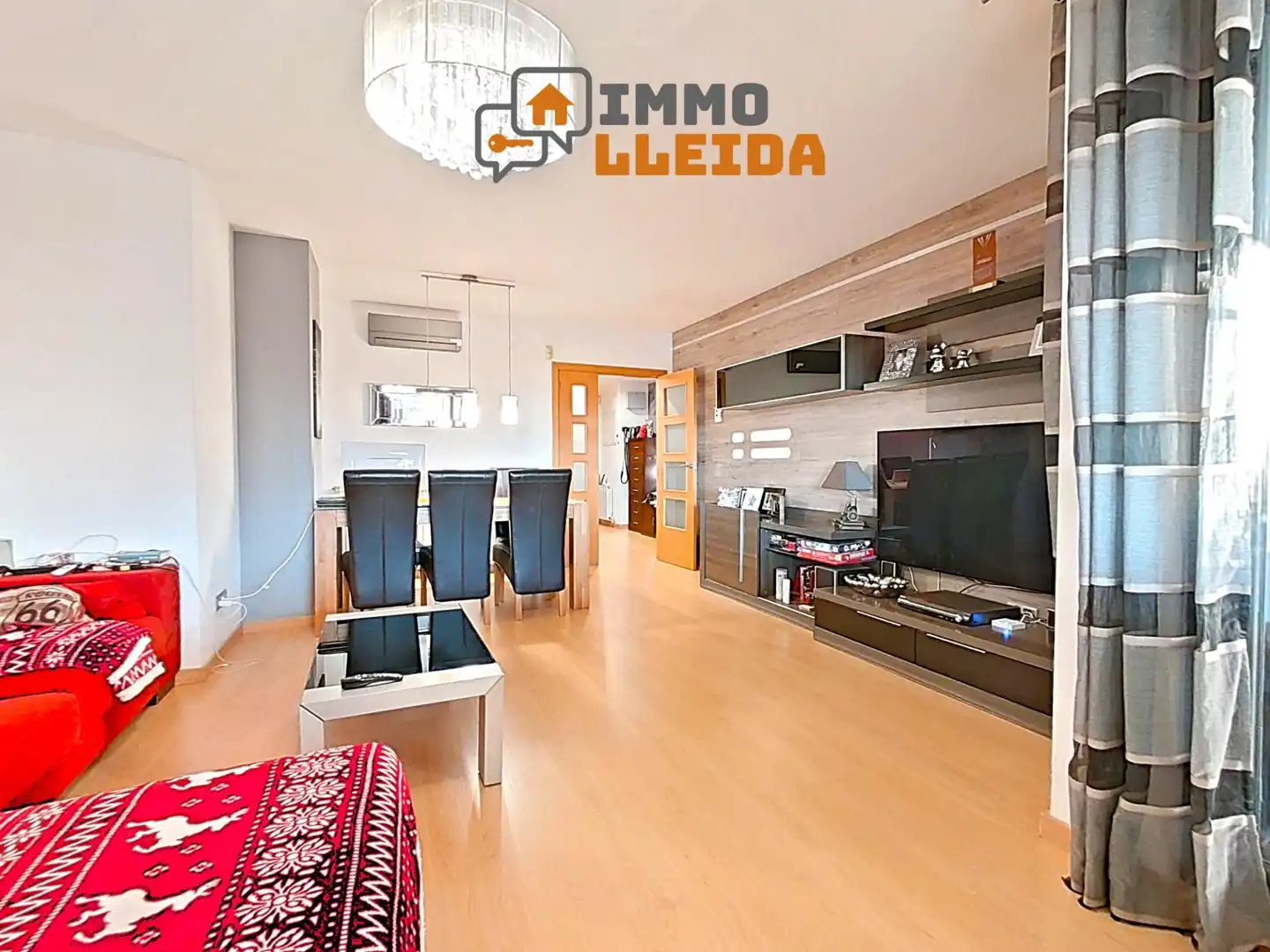 Außenansicht von Wohnung zum Verkauf in Lleida mit Klimaanlage, Heizung und Privatgarten