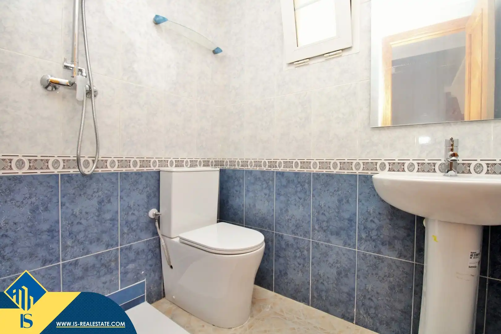 Bany de Casa o xalet en venda en Orihuela amb Jardí privat, Terrassa i Moblat
