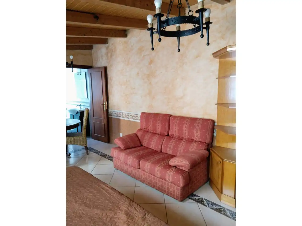 Sala de estar de Apartamento de alquiler en Burgos con Calefacción y Amueblado