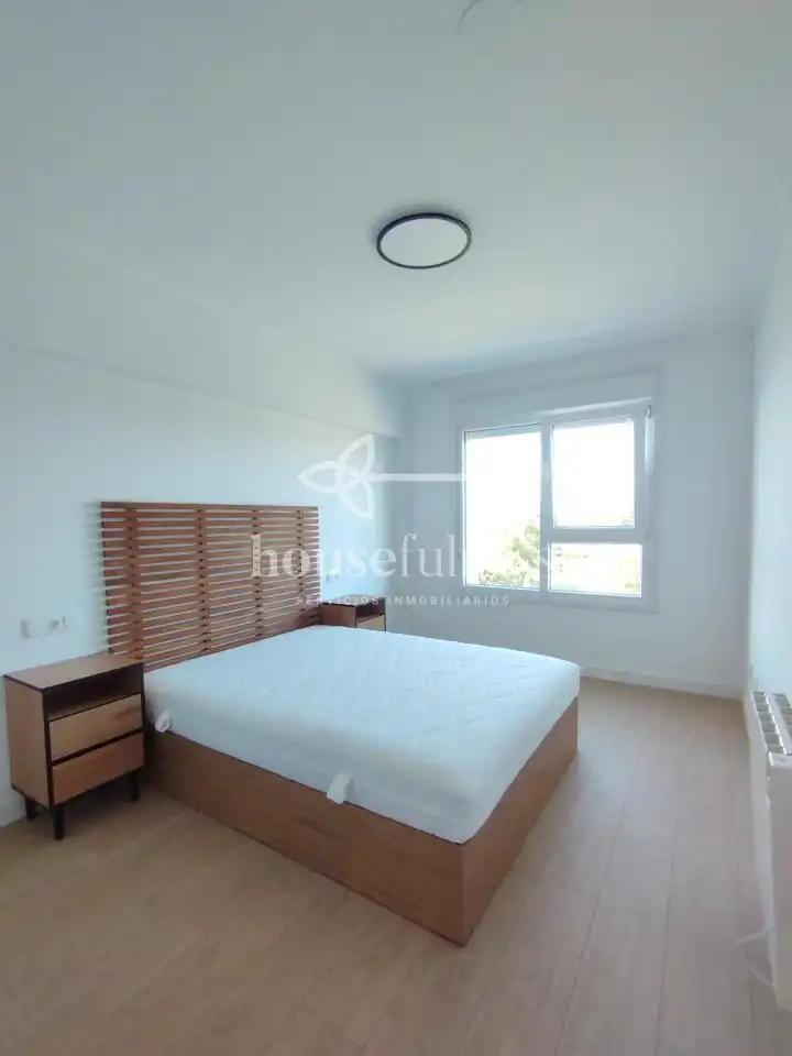 Schlafzimmer von Wohnungen zur Miete in Ferrol mit Heizung, Abstellraum und Möbliert