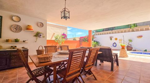 Chalet independiente en venta de 5 dormitorios con piscina, sótano independiente y paneles solares en Vera, Almería, imatge 2
