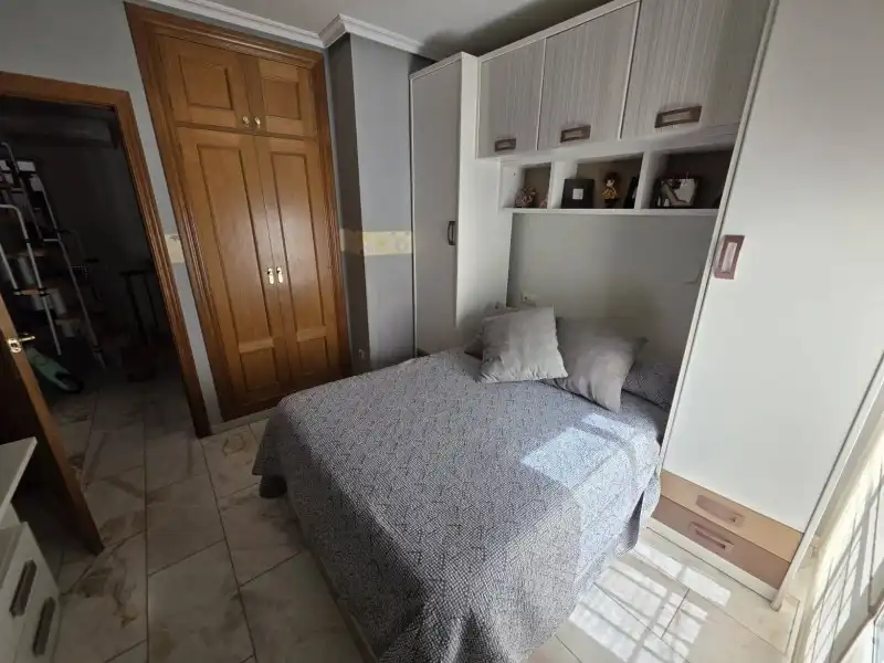 Dormitori de Casa o xalet en venda en Plasencia amb Aire condicionat, Jardí privat i Terrassa