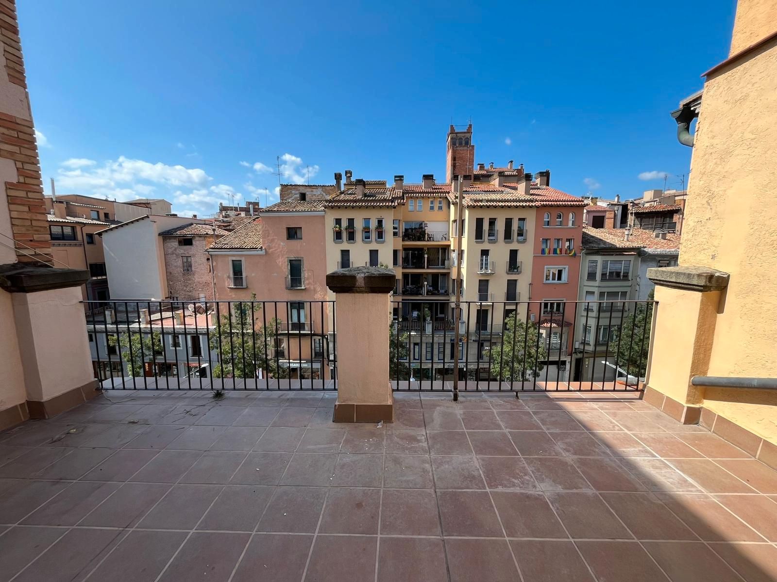 Terraza de Piso en venta en Vic con Calefacción