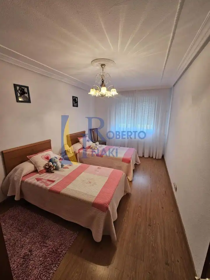Schlafzimmer von Wohnung zum Verkauf in Valencia de Don Juan mit Heizung und Möbliert