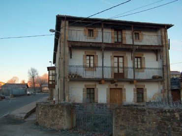Haus zum Verkauf in Espinosa de los Monteros