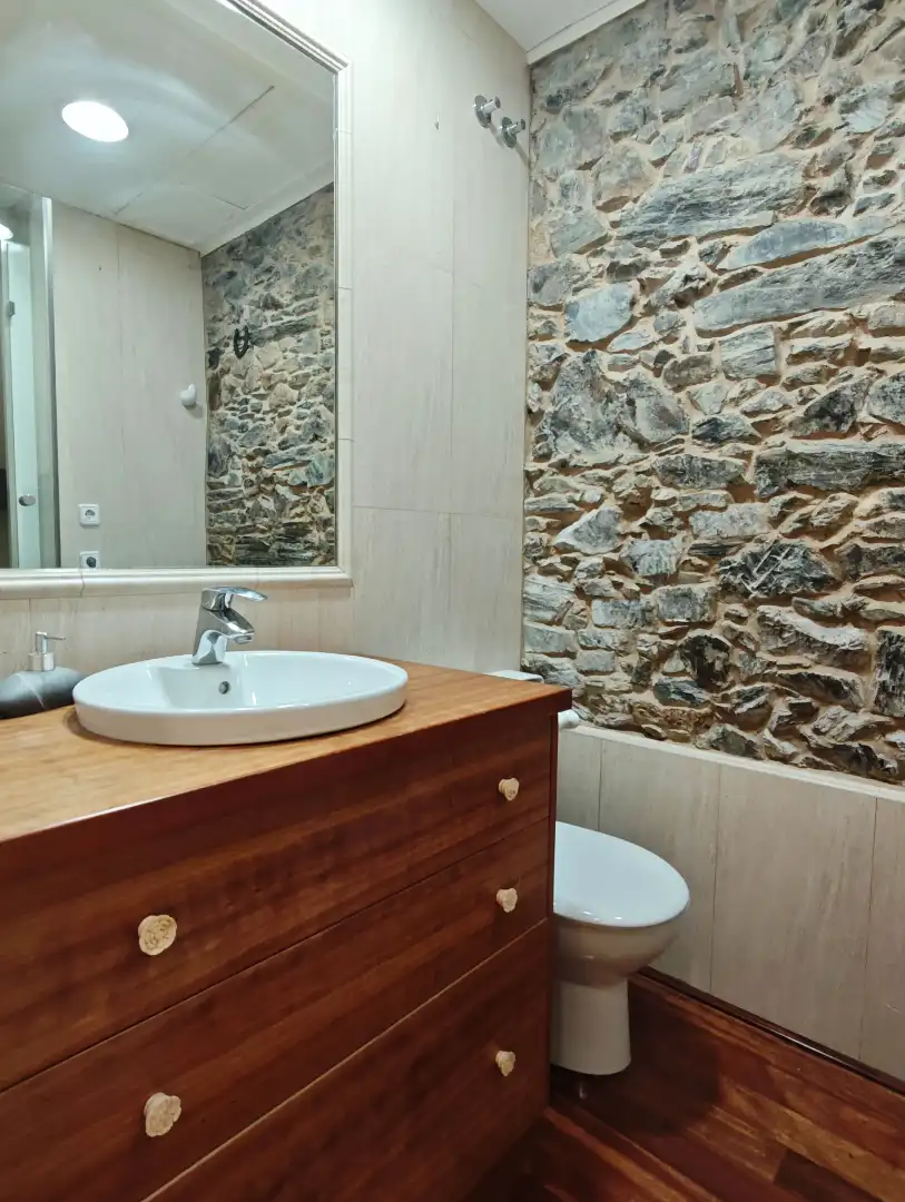 Baño de Piso de alquiler en Ferrol con Calefacción, Parquet y Terraza
