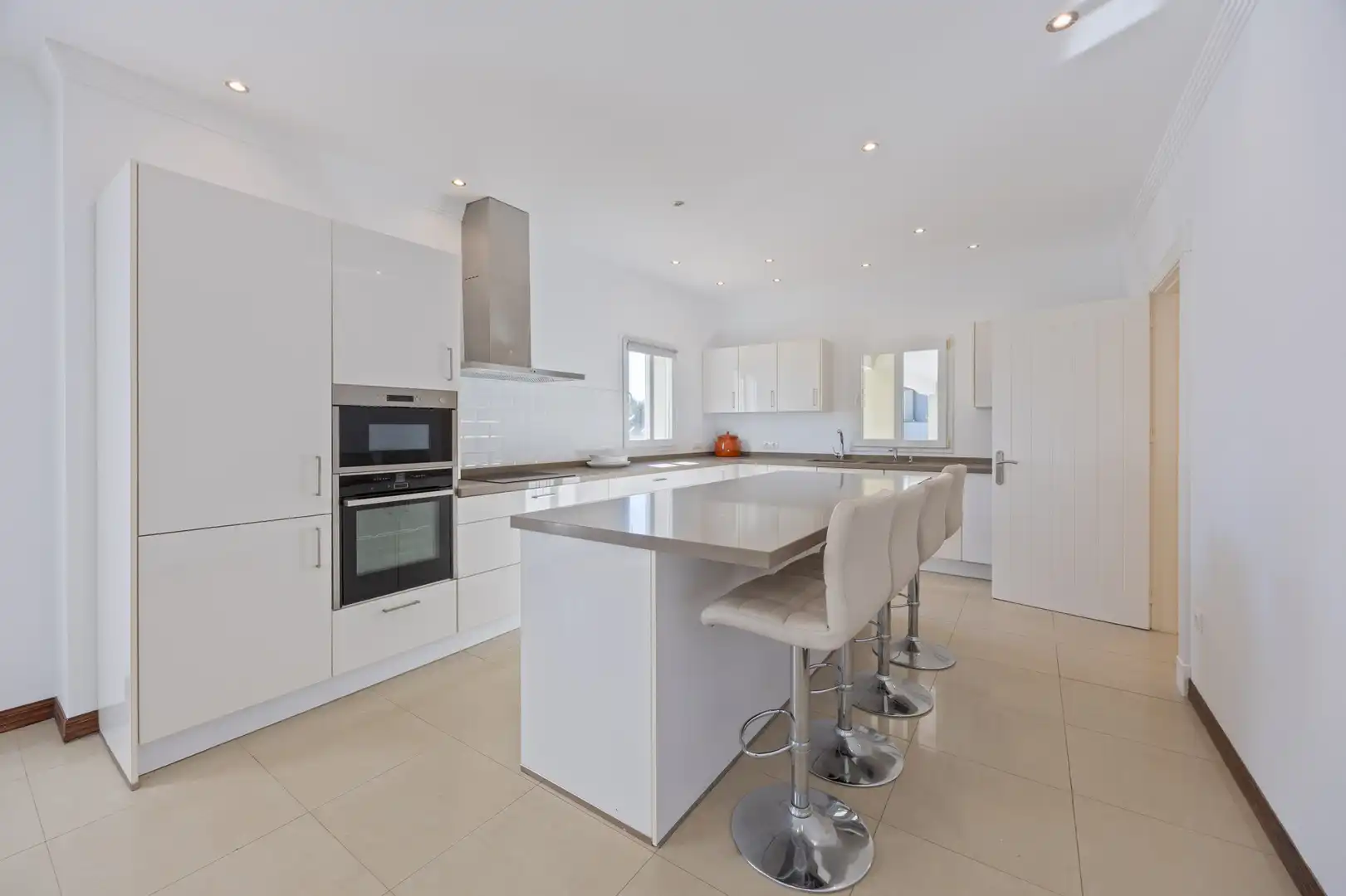 Cocina de Casa o chalet en venta en Sotogrande con Aire acondicionado, Jardín privado y Terraza