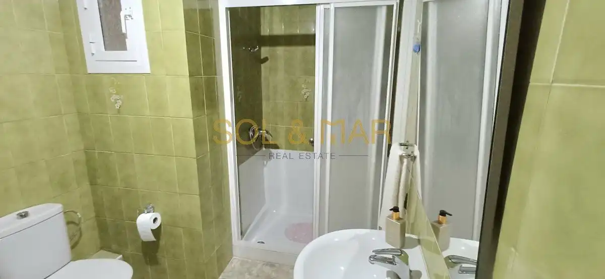 Baño de Piso en venta en Torremolinos con Aire acondicionado, Calefacción y Terraza