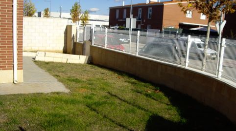 Foto 2 de Casa adosada en venta en Yunquera de Henares, Guadalajara