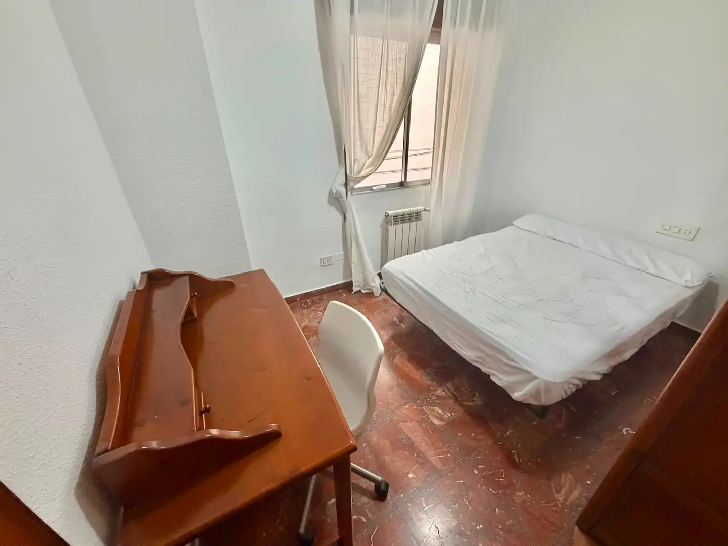 Bedroom of Flat for share in Jaén  with Air Conditioner, Heating and Furnished