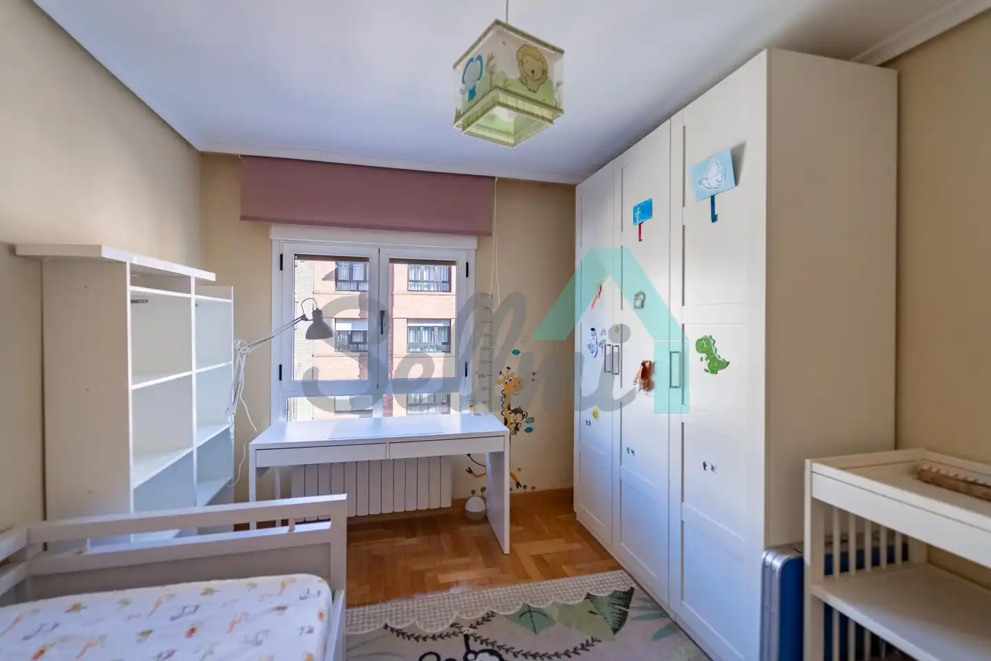Bedroom of Flat for rent in Oviedo   with Heating, Parquet flooring and Furnished