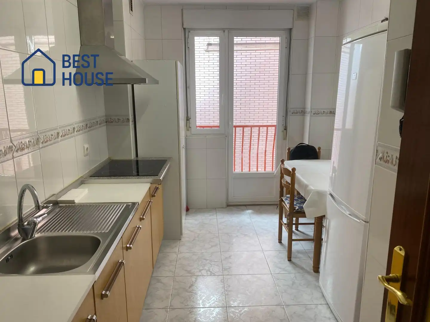 Küche von Wohnungen zur Miete in León Capital  mit Heizung, Terrasse und Abstellraum
