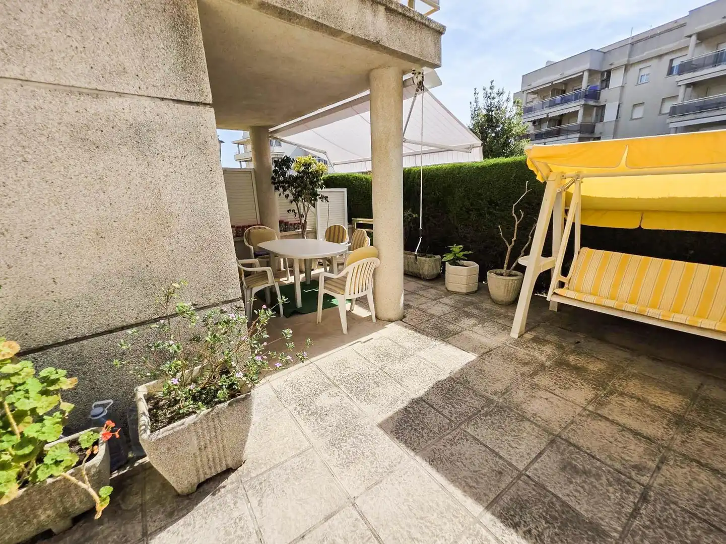 Terraza de Planta baja en venta en Cunit con Amueblado y Piscina comunitaria