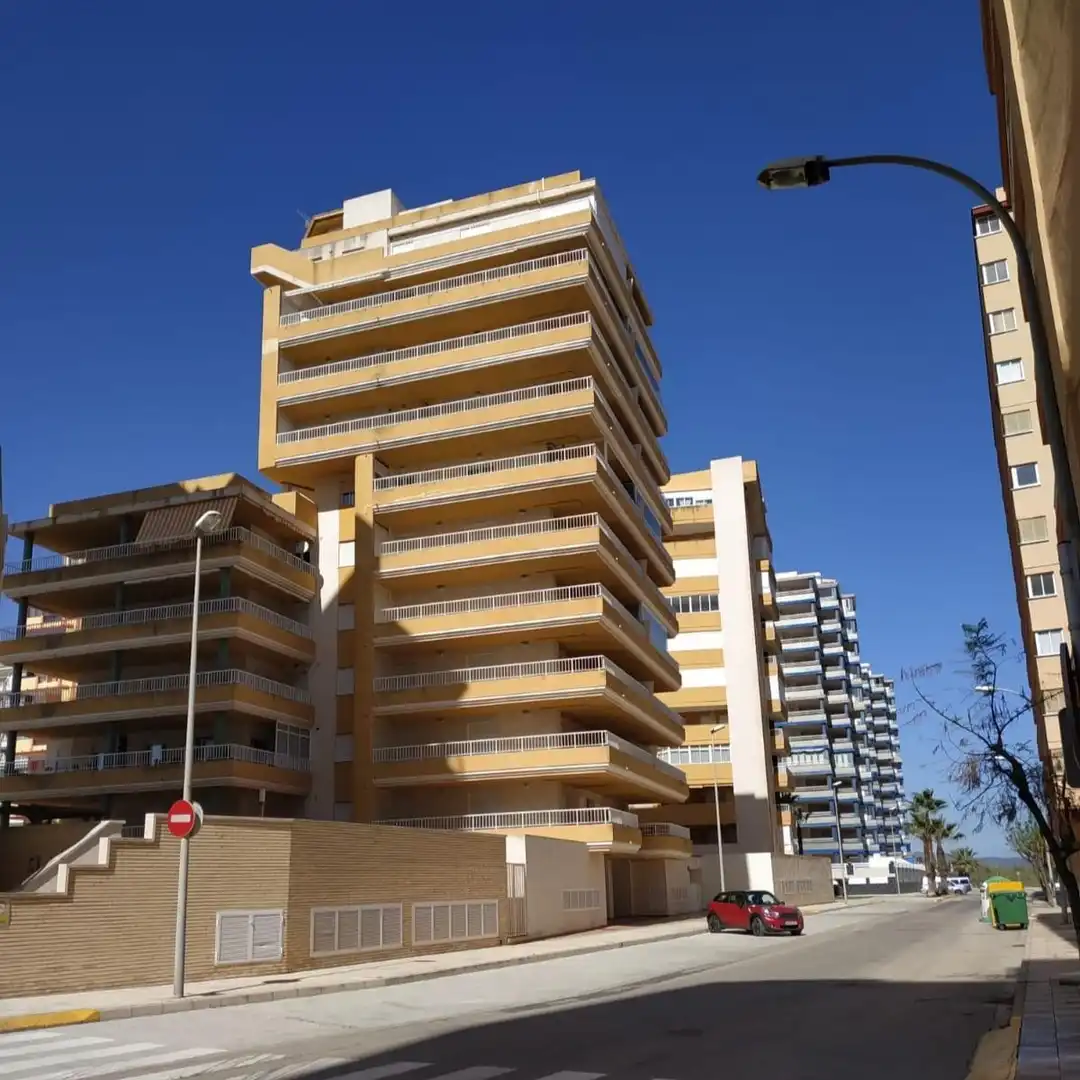 Vista exterior de Apartamento en venta en Tavernes de la Valldigna con Terraza, Amueblado y Balcón