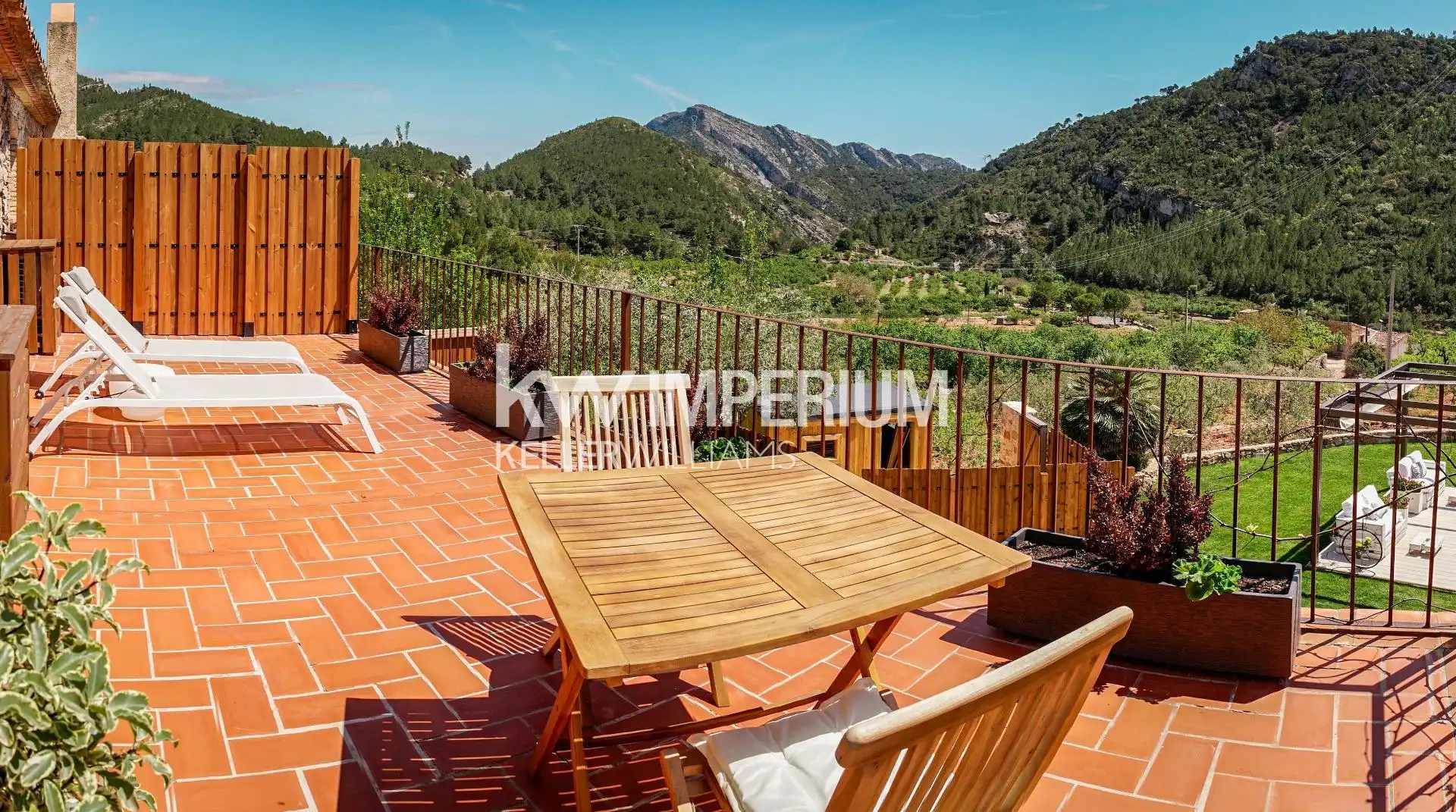 Terrassa de Casa o xalet en venda en Colldejou amb Aire condicionat, Jardí privat i Terrassa