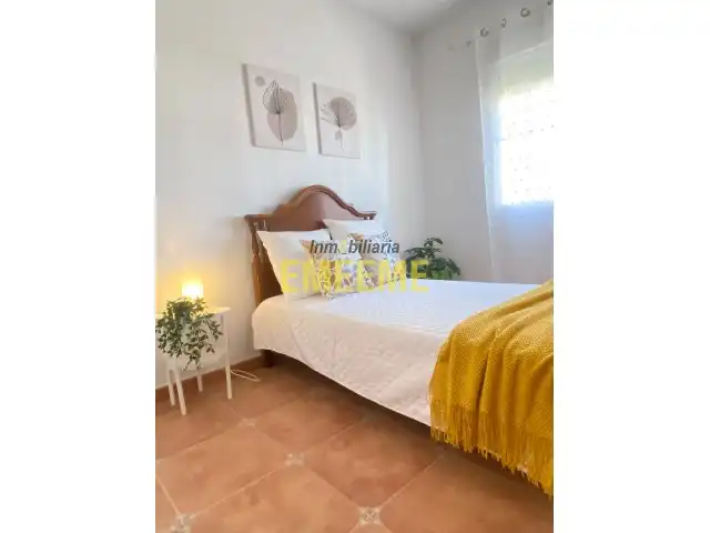 Casa aparellada amb terrassa en venda a Cuevas del Becerro, imagen 54