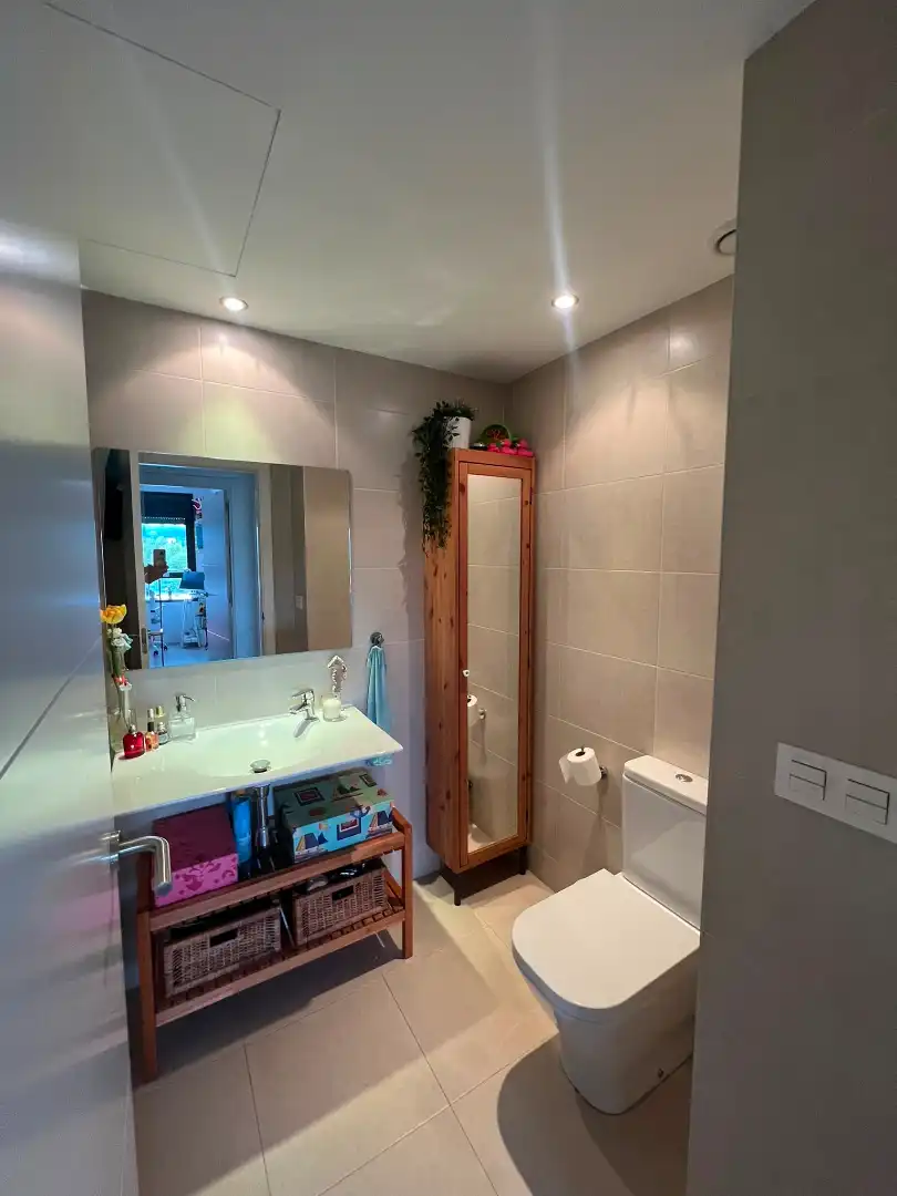 Badezimmer von Wohnung zur Miete in Sant Cugat del Vallès mit Klimaanlage, Parkett und Terrasse