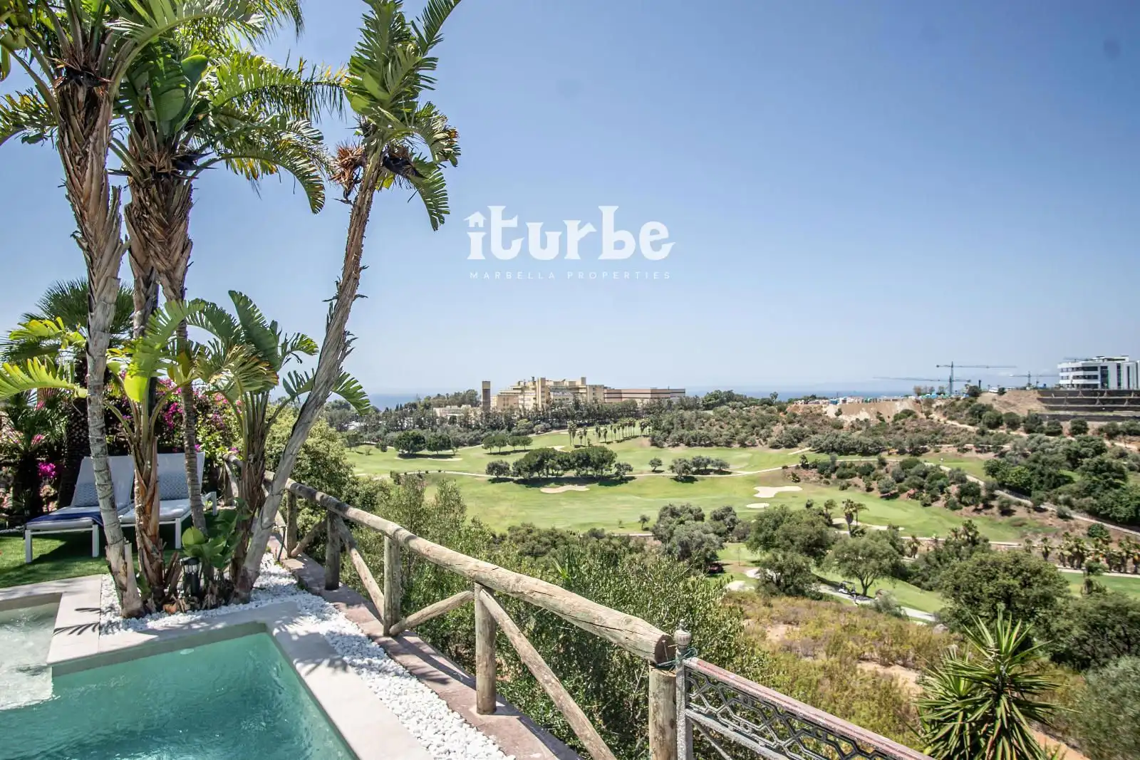 Houses for rent in Eagle-Santa Clara Golf, 14, Alto de los Monteros