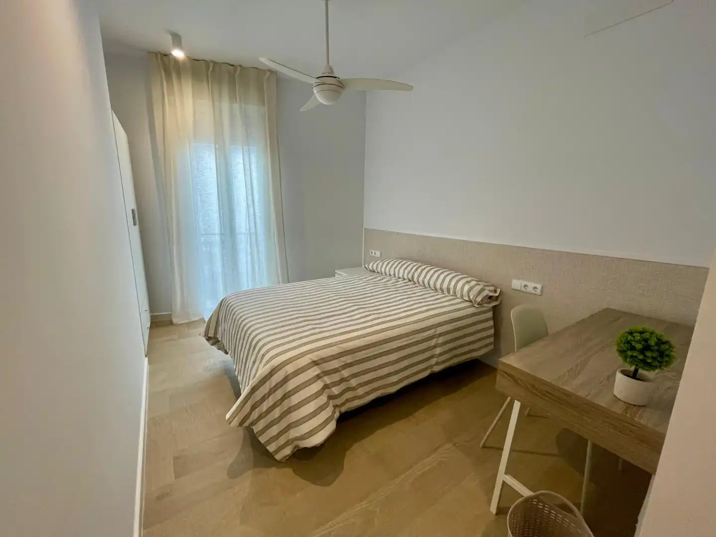 Habitació a Plaza Crevillente - Antiguos Juzgados - El Asilo