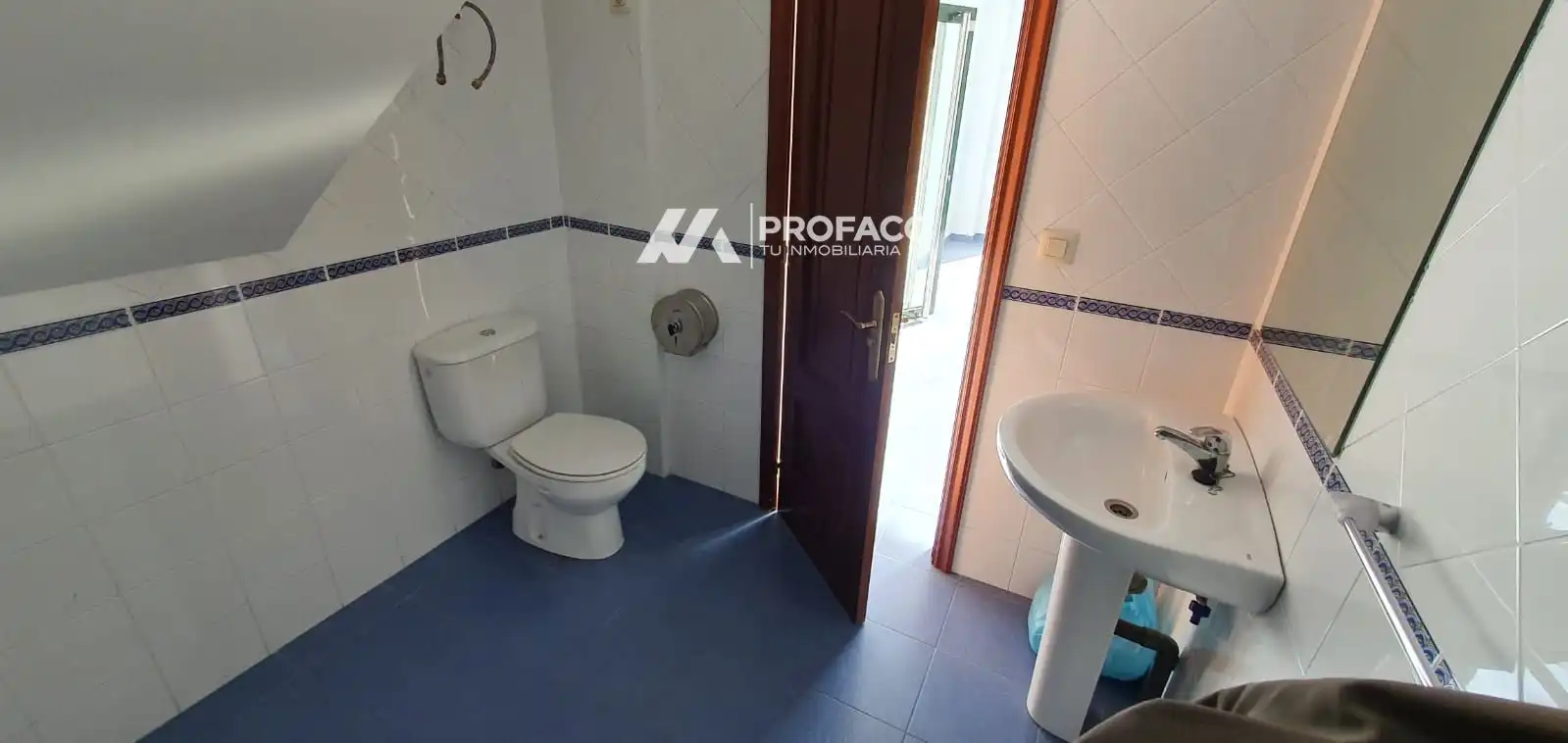 Baño de Oficina de alquiler en A Cañiza  