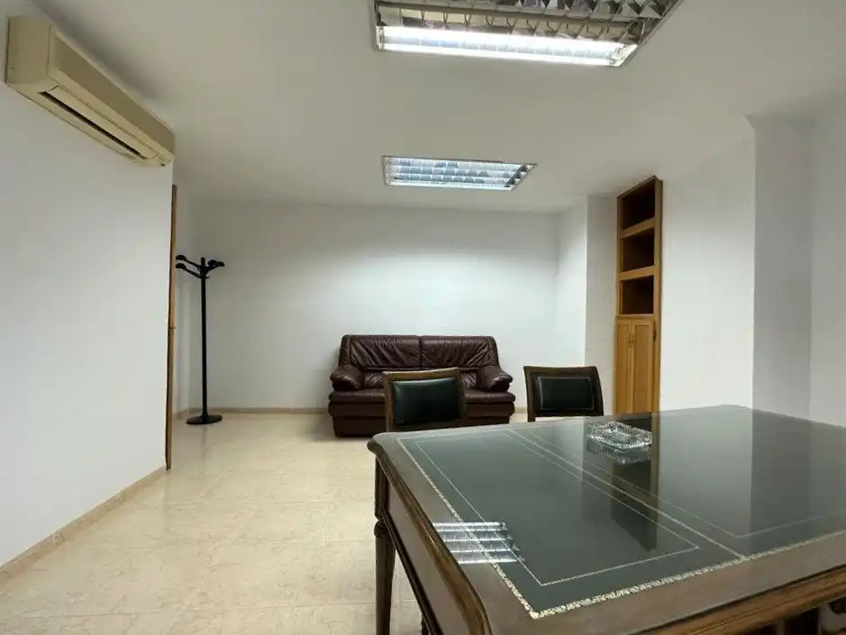 Oficina de alquiler en Centro