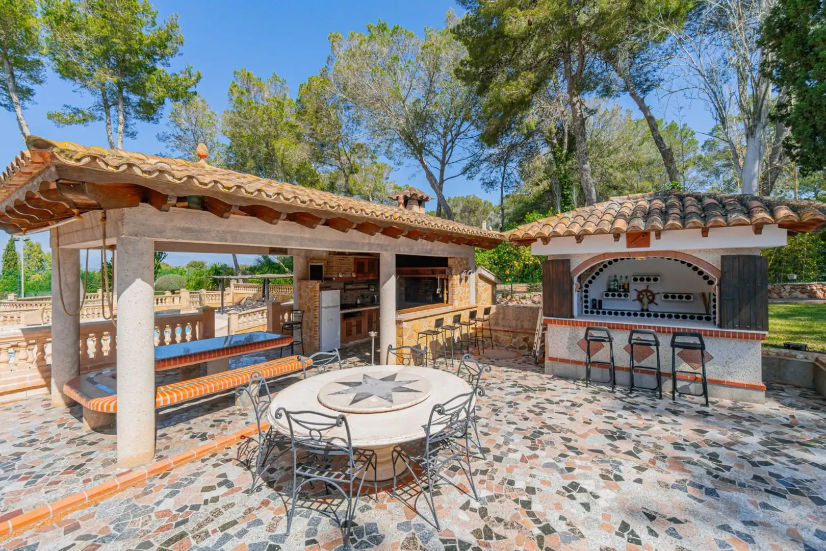 Terrasse von Country house zum Verkauf in  Palma de Mallorca mit Klimaanlage, Privatgarten und Terrasse