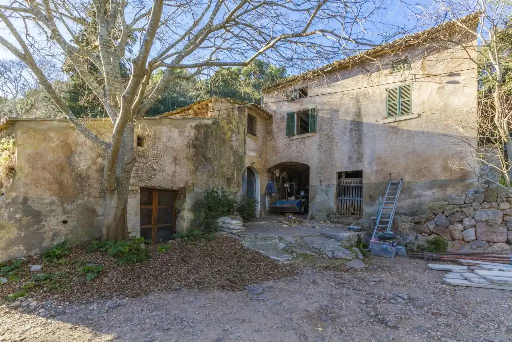 Vista exterior de Finca rústica en venda en Pollença amb Jardí privat