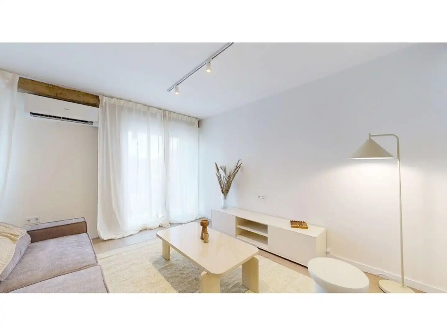 Sala de estar de Piso en venta en Valencia con Aire acondicionado, Terraza y Amueblado