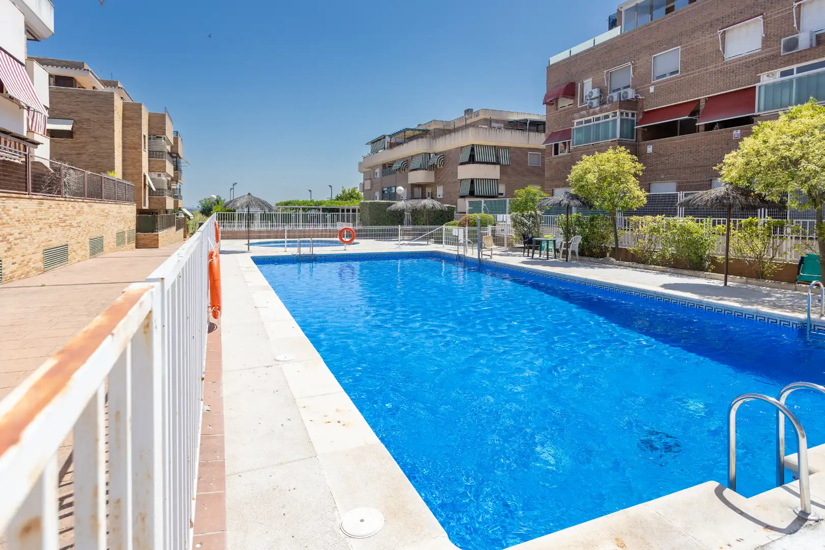 Swimming pool of Flat for sale in Brunete  with Air Conditioner, Heating and Terrace