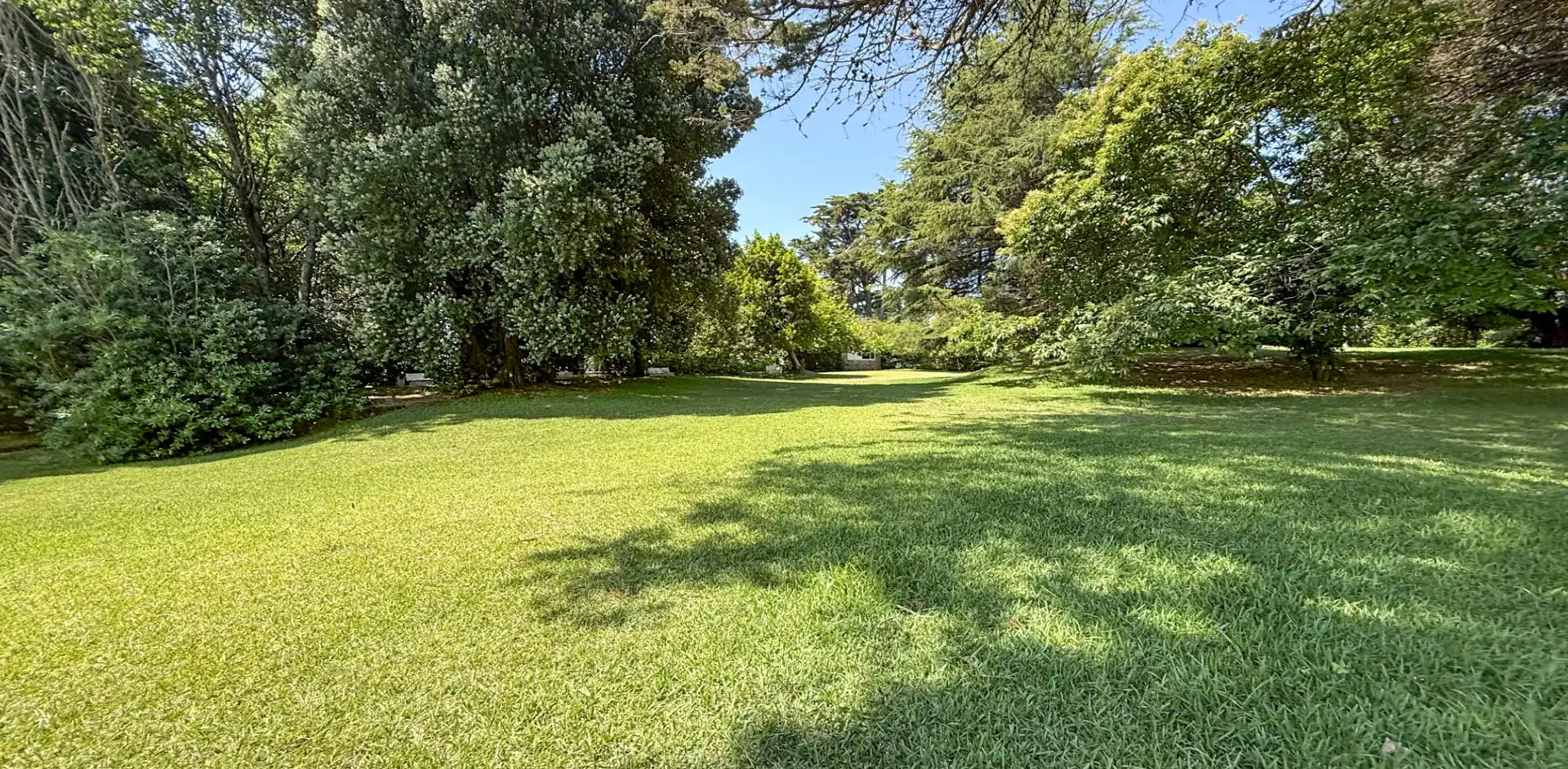 Piso en venta en Vigo  con Calefacción, Jardín privado y Amueblado