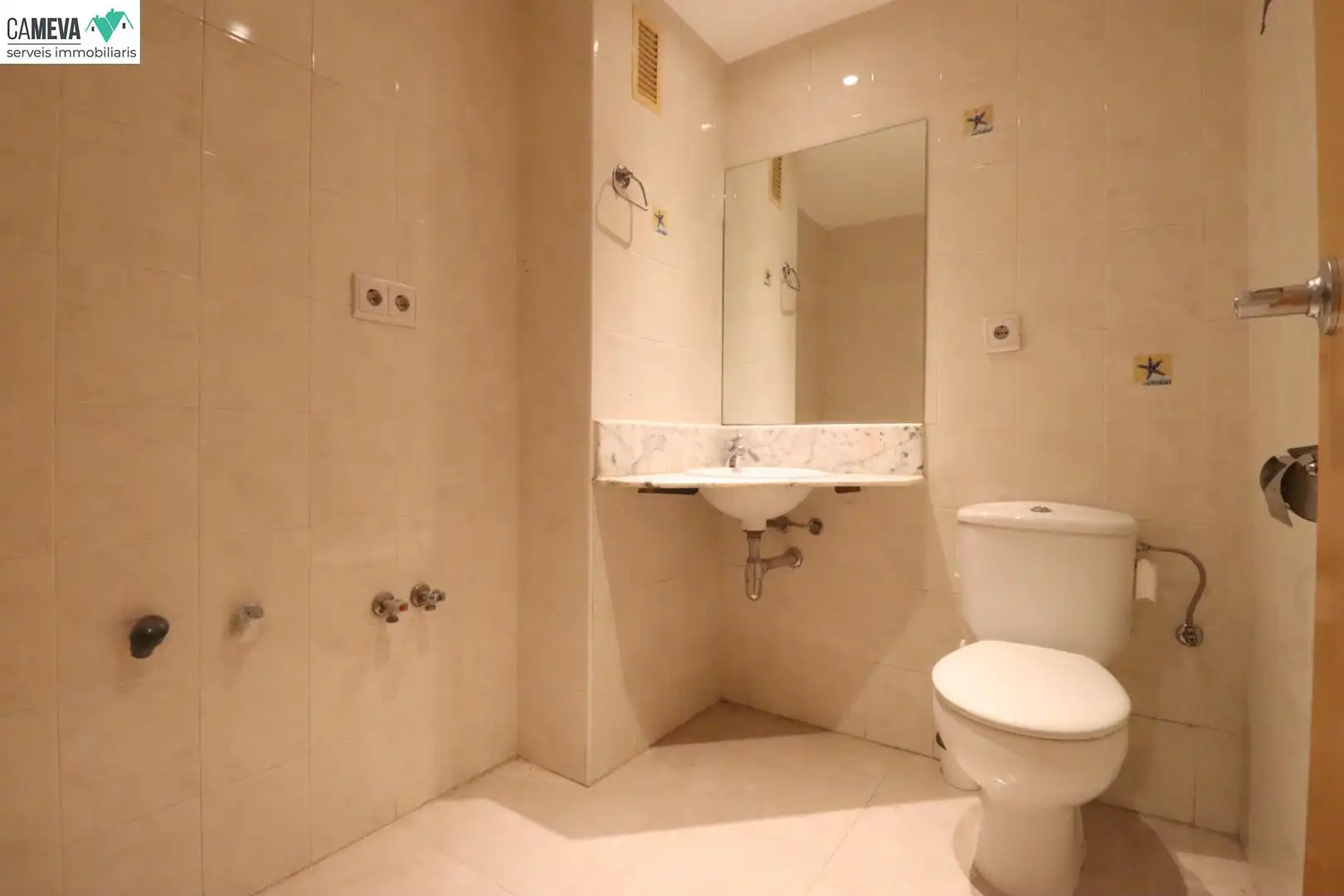 Bathroom of Flat for sale in Sabadell  with Air Conditioner, Heating and Storage room