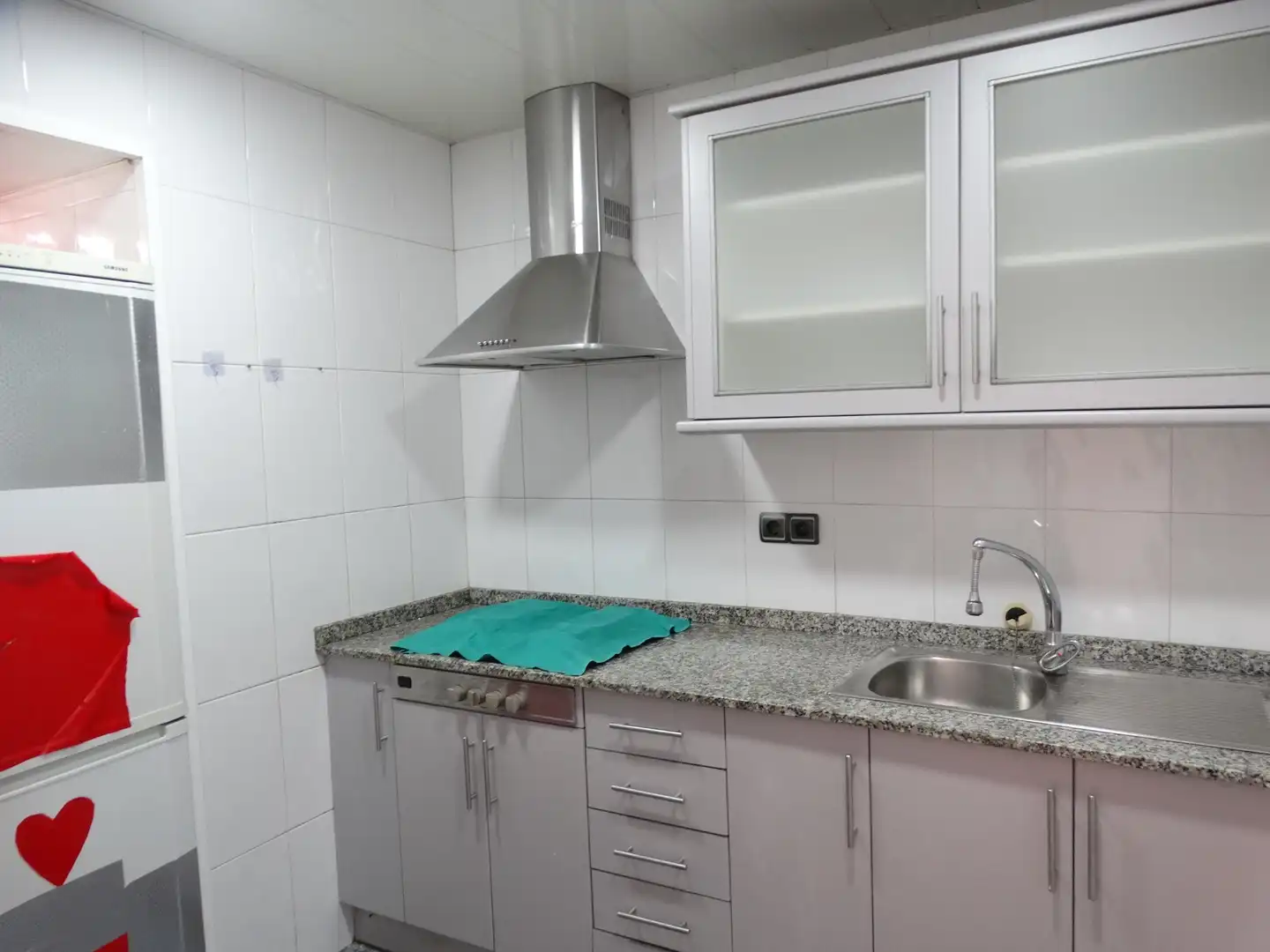 Cuina de Casa adosada en venda en Vilanova i la Geltrú amb Jardí privat, Terrassa i Traster