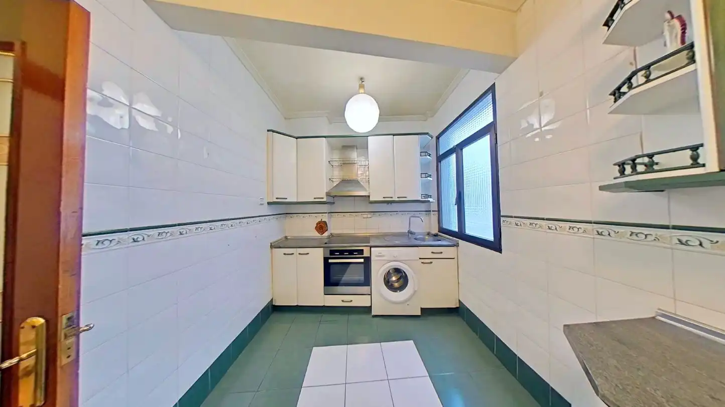 Piso con ascensor en venta en Eguiluz Antonio Médico Kalea, imagen 13