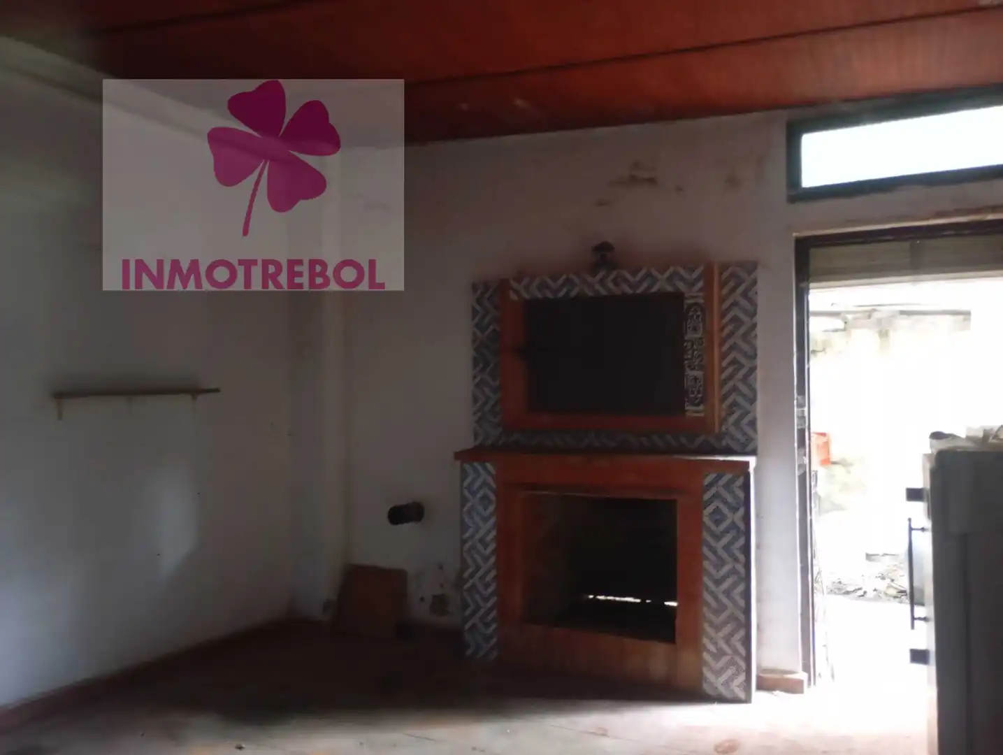 Sala d'estar de Casa o xalet en venda en Villanueva del Ariscal amb Traster i Balcó