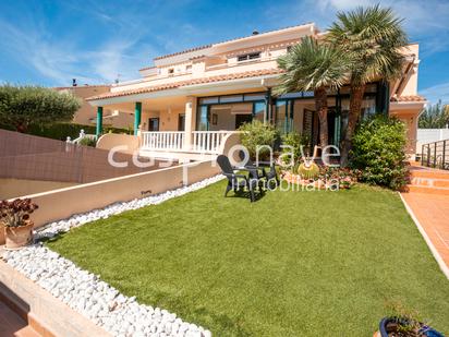 Exterior view of Single-family semi-detached for sale in Benicasim / Benicàssim  with Terrace, Swimming Pool and Balcony