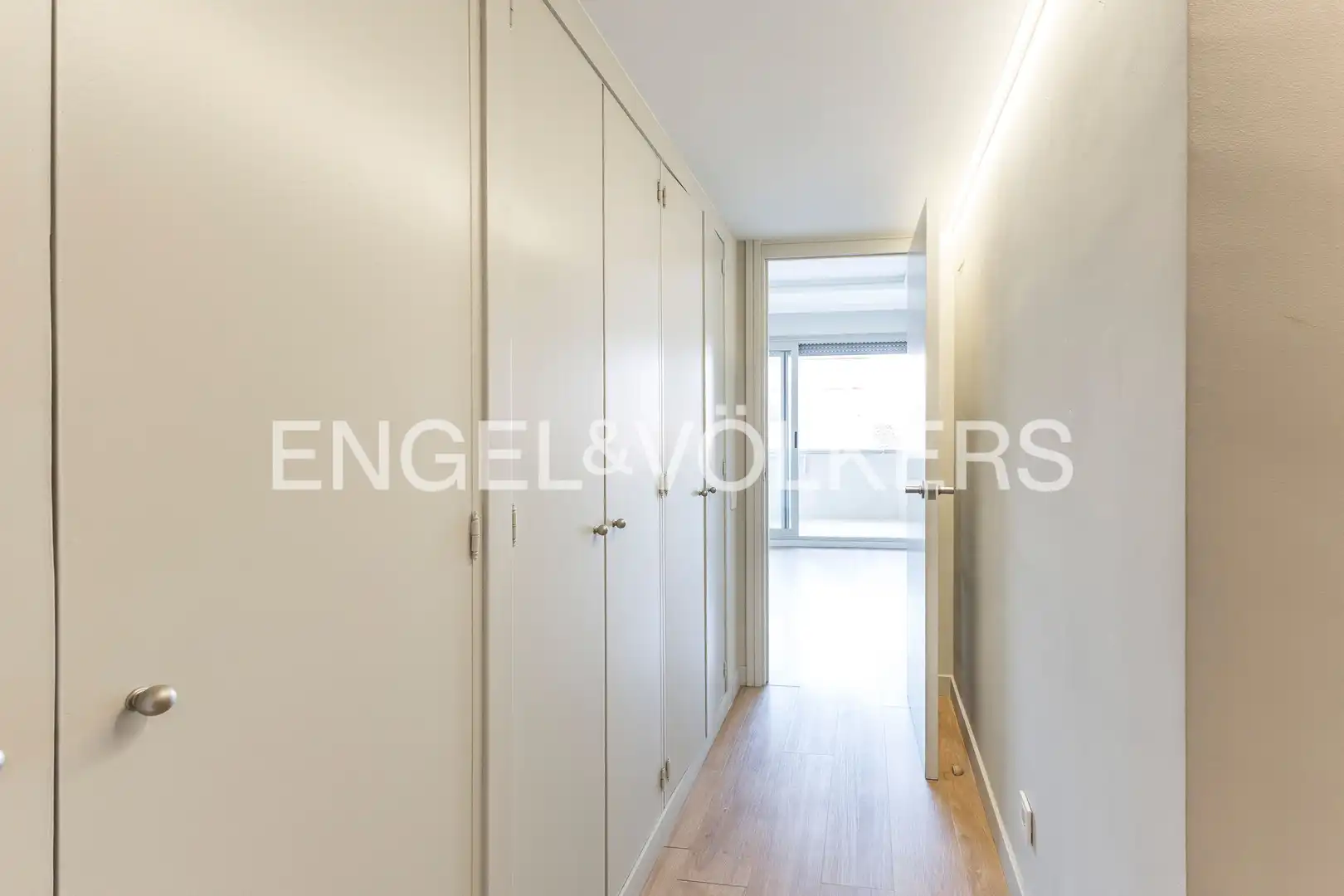 Wohnung zum Verkauf in Madrid mit Klimaanlage, Heizung und Terrasse