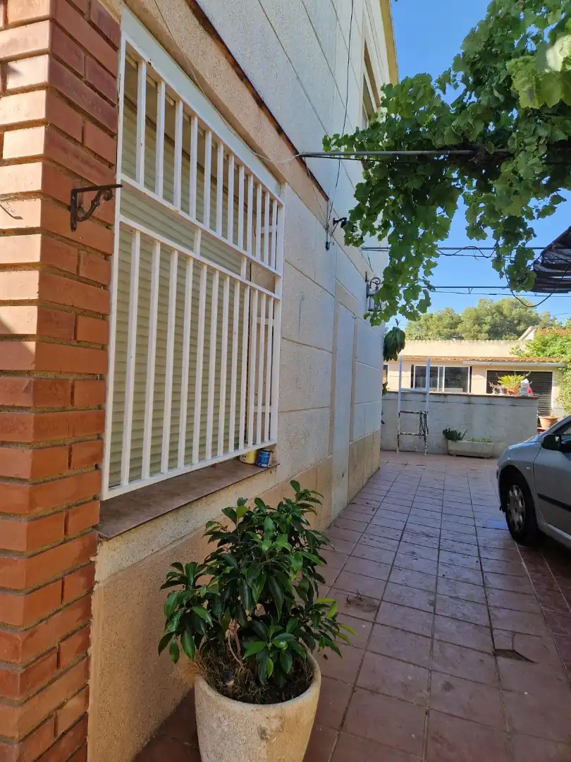 Exterior view of Houses for sale in Valls  with Air Conditioner, Terrace and Swimming Pool