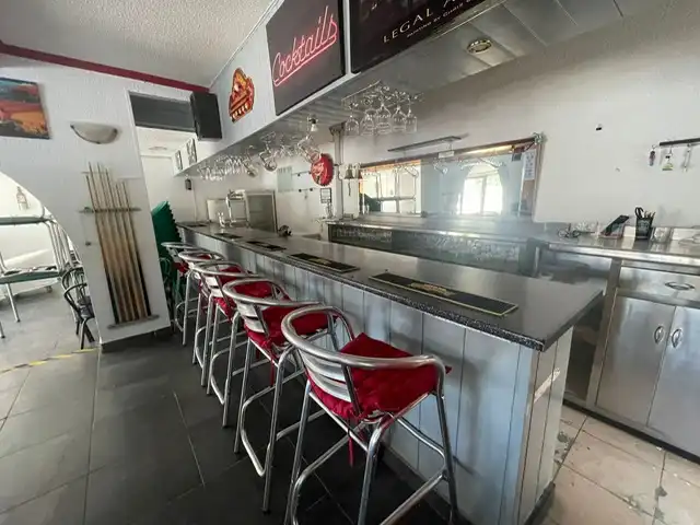 Commercial properties for sale in Avinguda de l'Amerador, Pueblo Español - Coveta Fumá