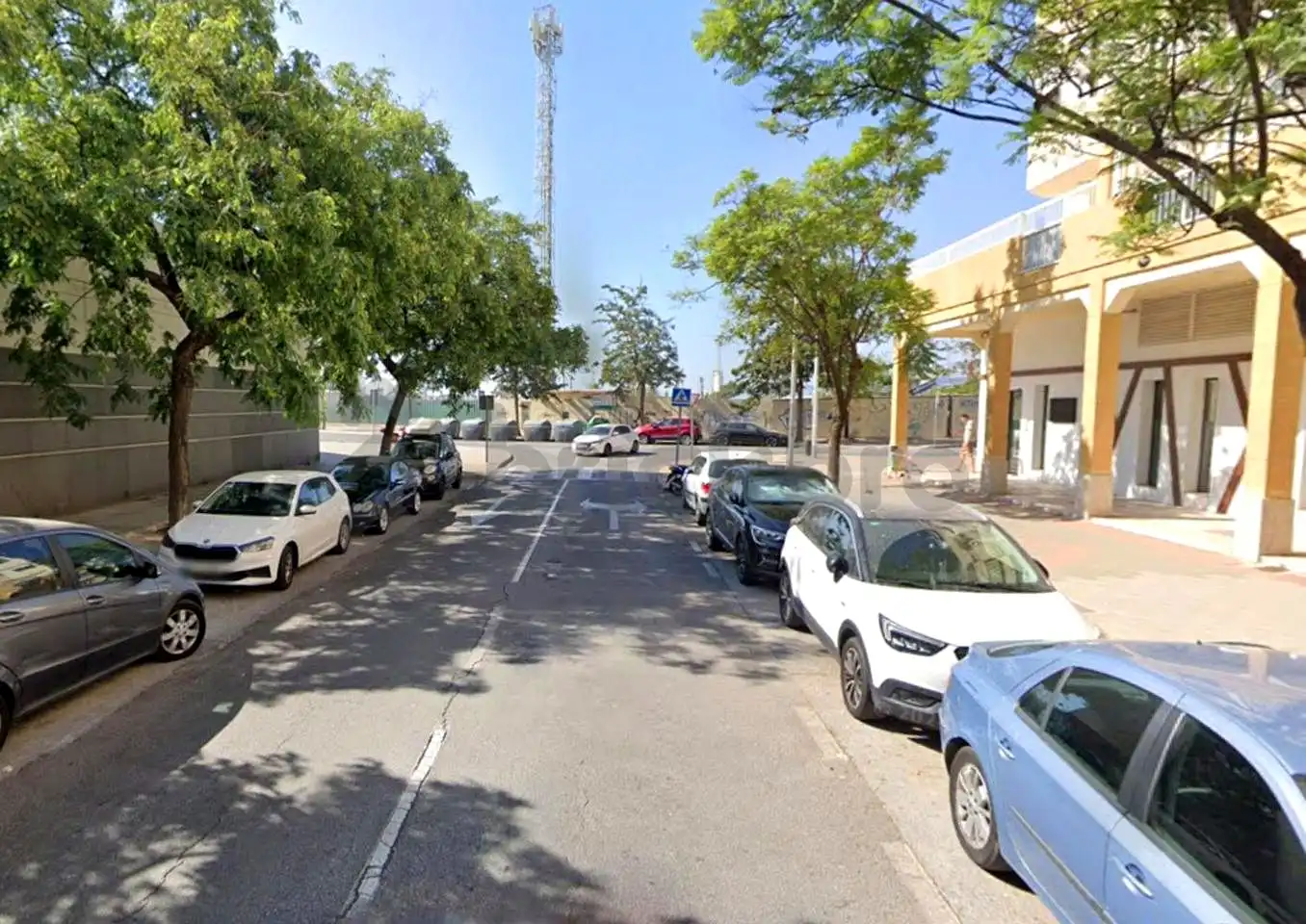 Vista exterior de Local en venda en Málaga amb Aire condicionat