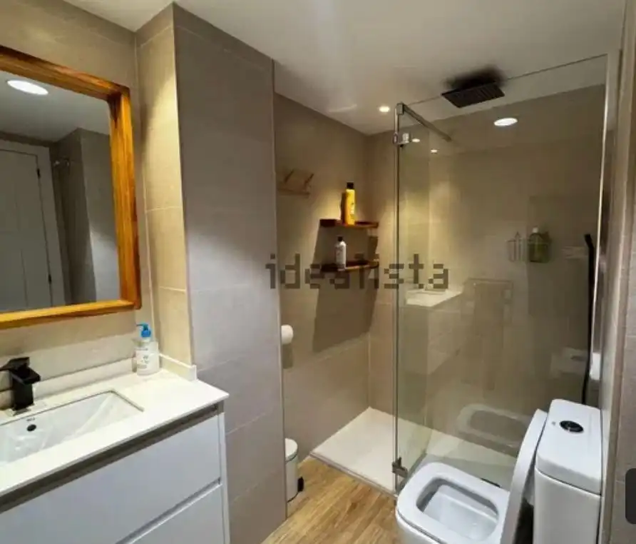 Bany de Apartament en venda en Gandia amb Aire condicionat, Terrassa i Moblat