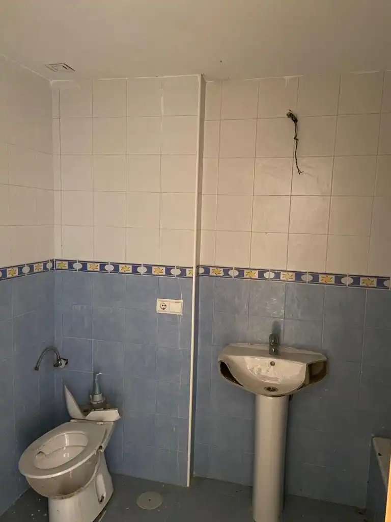 Bathroom of Flat for sale in Algeciras